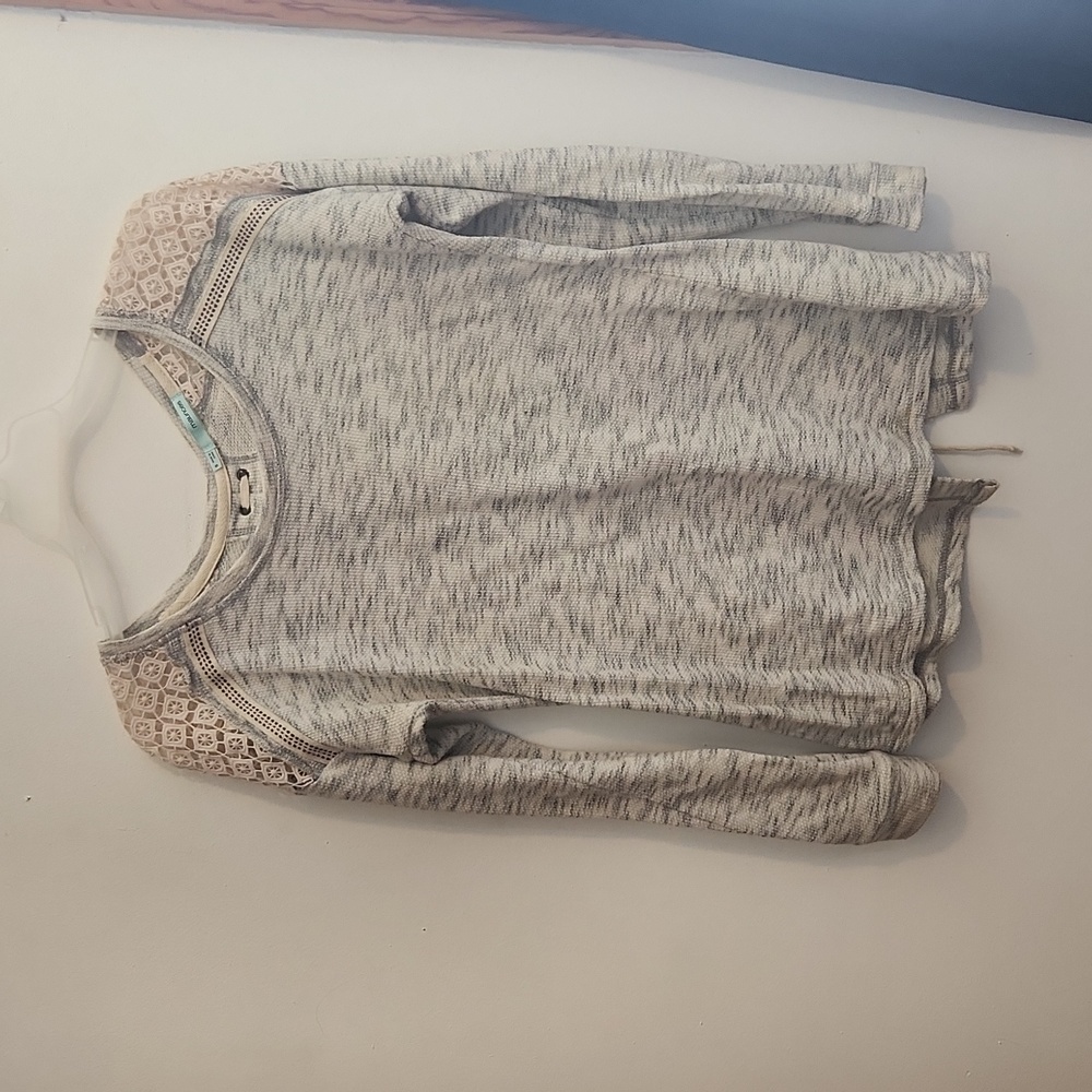 Ling sleeve shirt